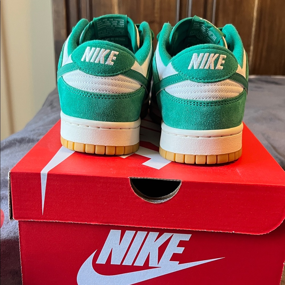 Nike Dunk Low - Picture 3 of 4